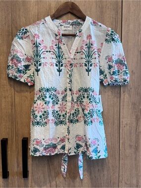 Anthropologie Kindred Dainty Romantic Floral Puff Sleeve Floral Blouse NWT M